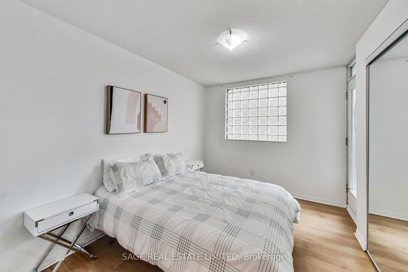  1005 - 750 Bay St  Toronto, M5G 1N6 | Image 26