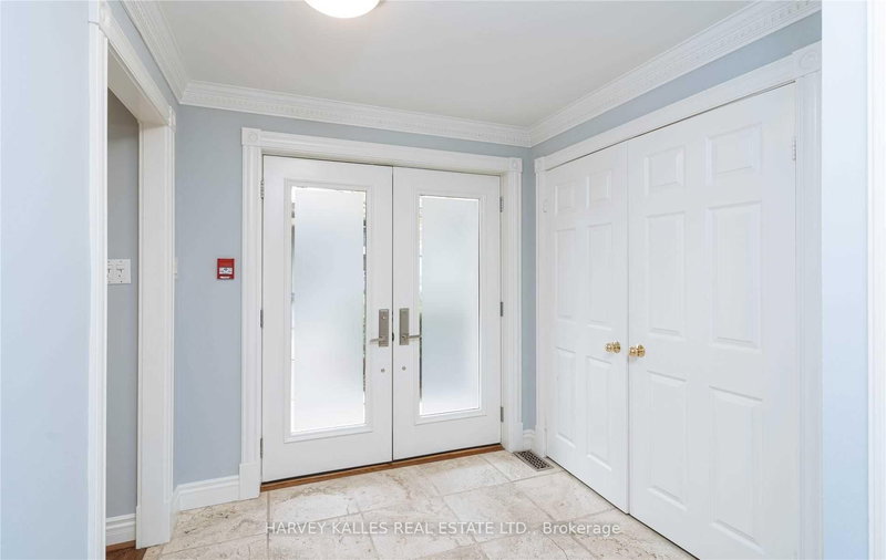 22 Lower Village Gate, Toronto, M5P 3L7 | Image 3