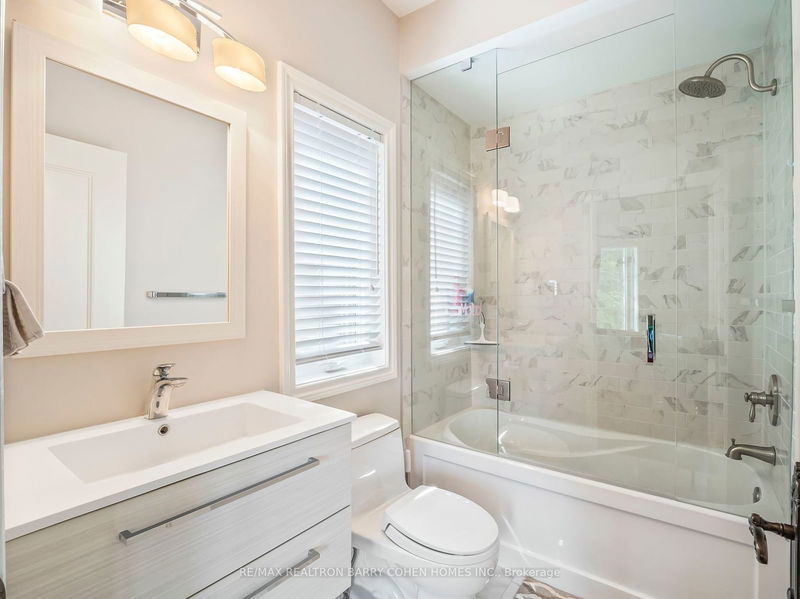 72 Gordon Rd  Toronto, M2P 1E4 | Image 24