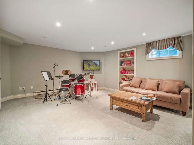 72 Gordon Rd  Toronto, M2P 1E4 | Image 28