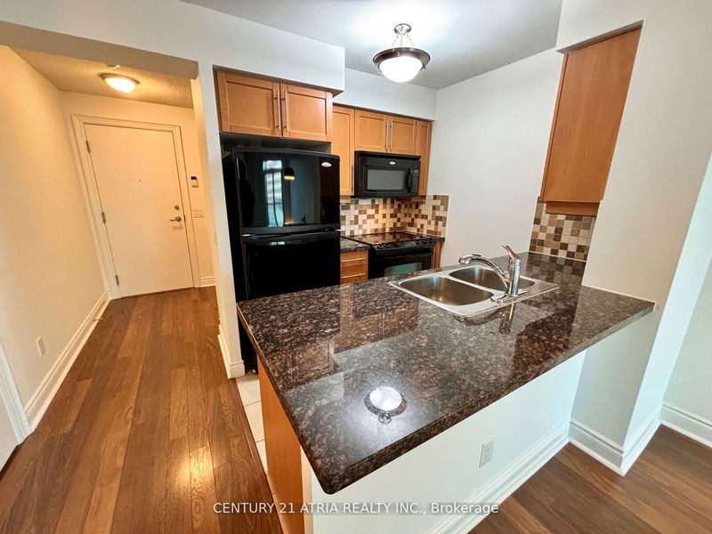  924 - 25 Greenview Ave  Toronto, M2M 0A5 | Image 5