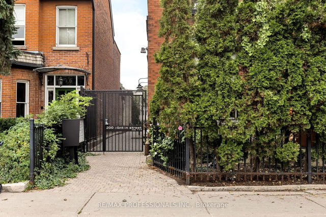 4 - 200 Clinton Street