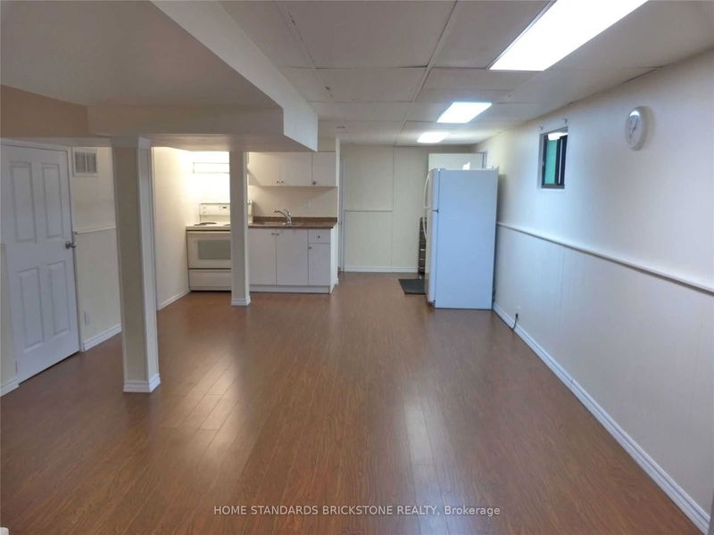 home for lease on Bsmt-33 Fontainbleau Drive
