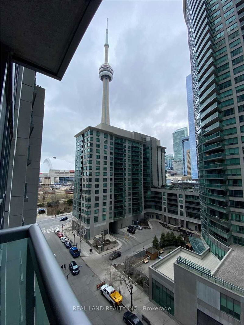  1006 - 19 Grand Trunk Cres  Toronto, M5J 3A3 | Image 16