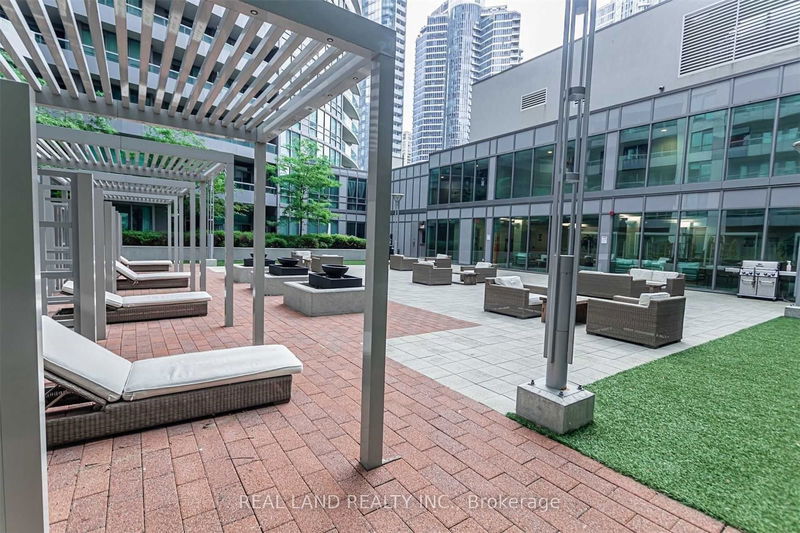  1006 - 19 Grand Trunk Cres  Toronto, M5J 3A3 | Image 30