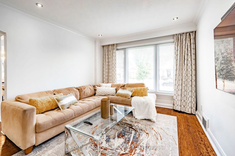 136 Regina Ave  Toronto, M6A 1R7 | Image 2