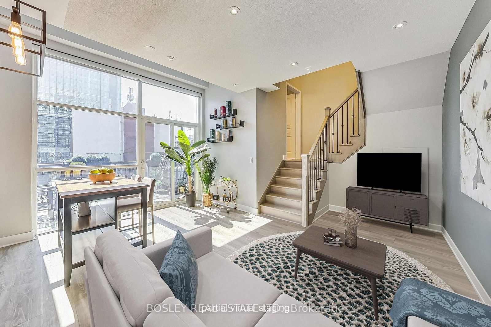 Listing Image 4