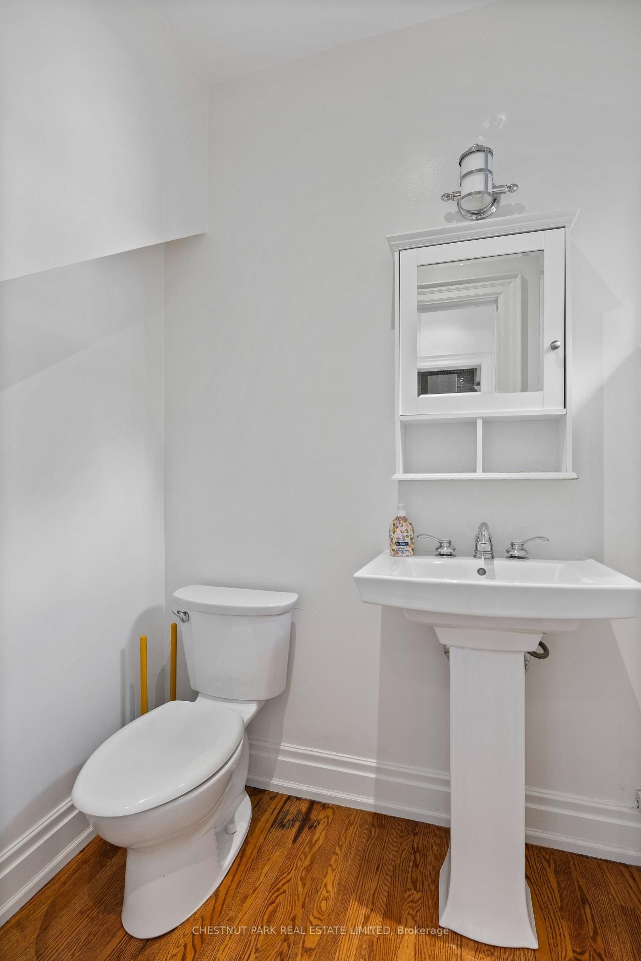 Listing Image 10