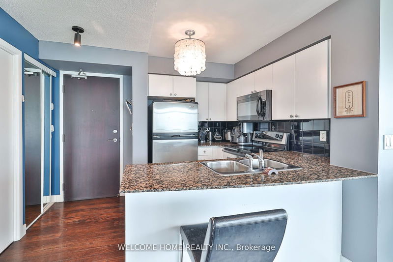  1904 - 231 Fort York Blvd S Toronto, M5V 1B2 | Image 2