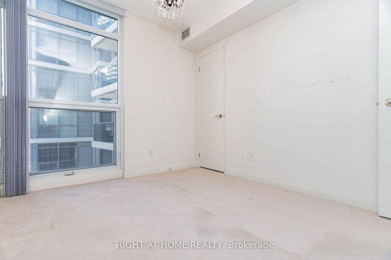  1010 - 21 Carlton St  Toronto, M5B 1L2 | Image 33