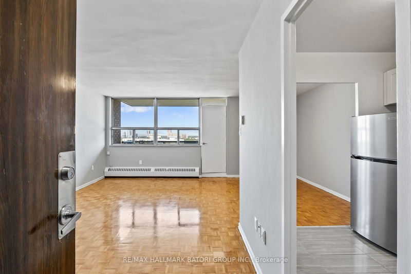 home for lease on 1704-6040 Bathurst Street