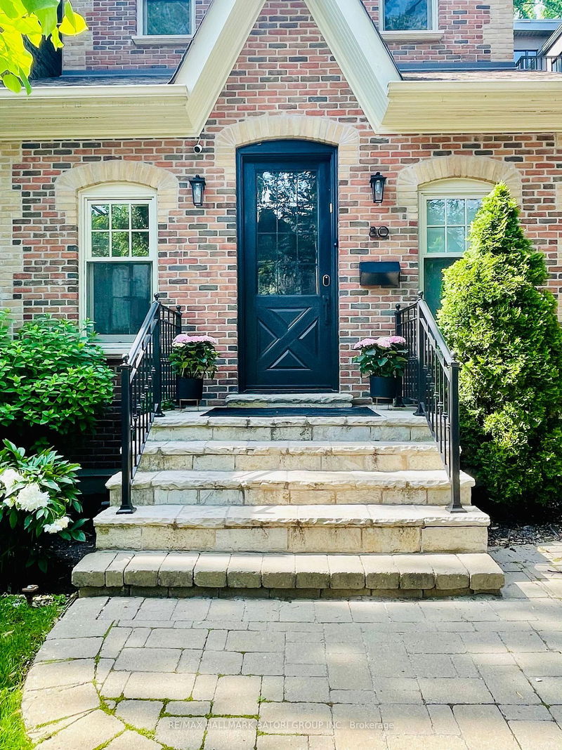 home for lease on 80 Macpherson Avenue