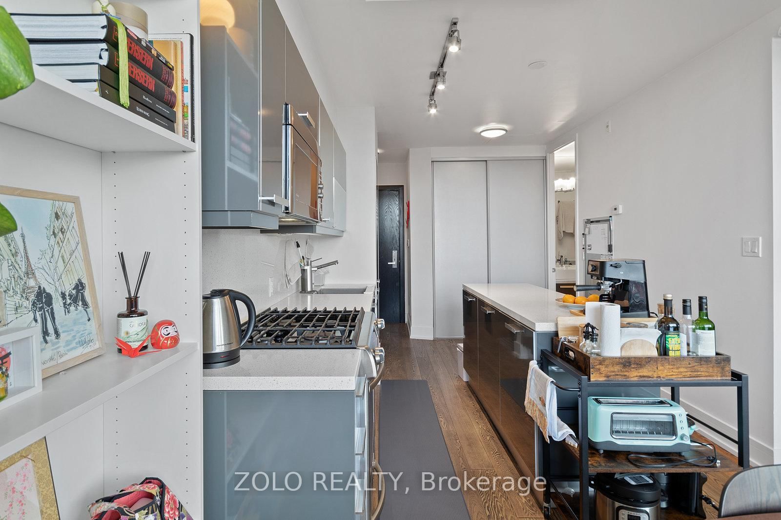 Listing Image 10
