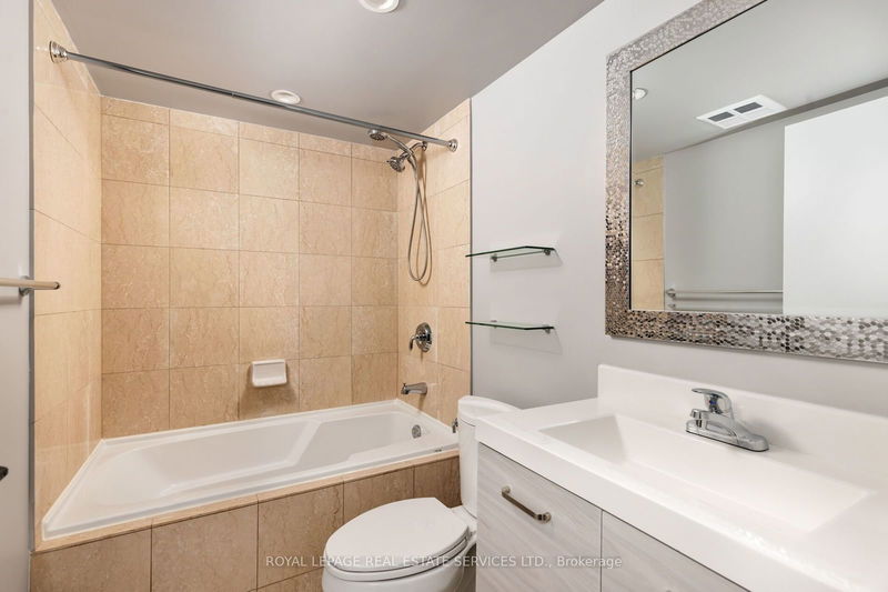  3307 - 8 Park Rd  Toronto, M4W 3S5 | Image 24