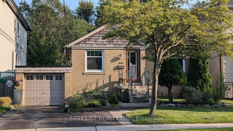 39 Reiner Rd  Toronto, M3H 2L3 | Image 3