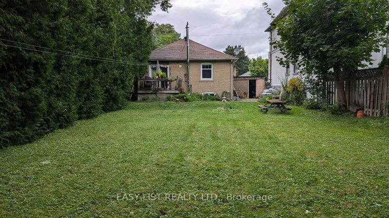 39 Reiner Rd  Toronto, M3H 2L3 | Image 6