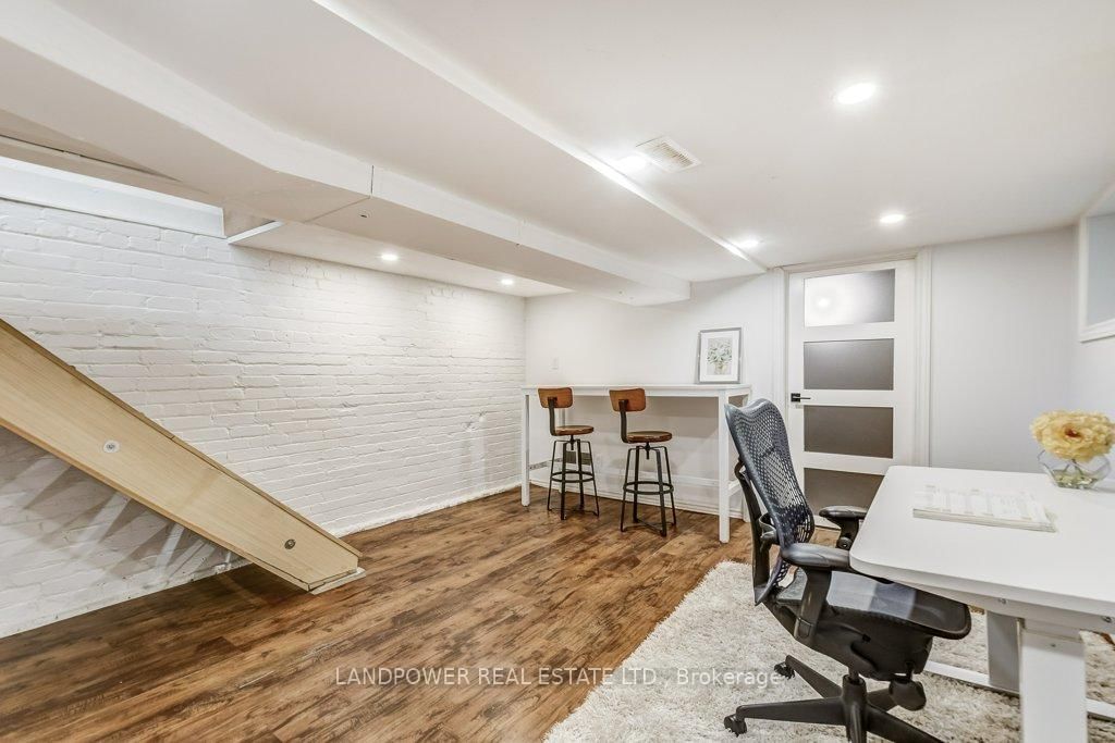 Listing Image 22