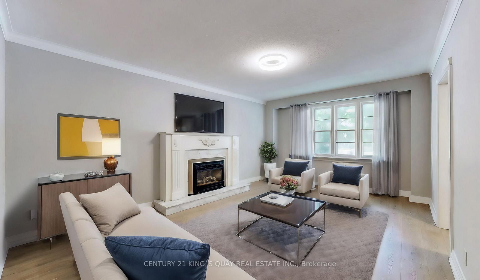 Listing Image 4