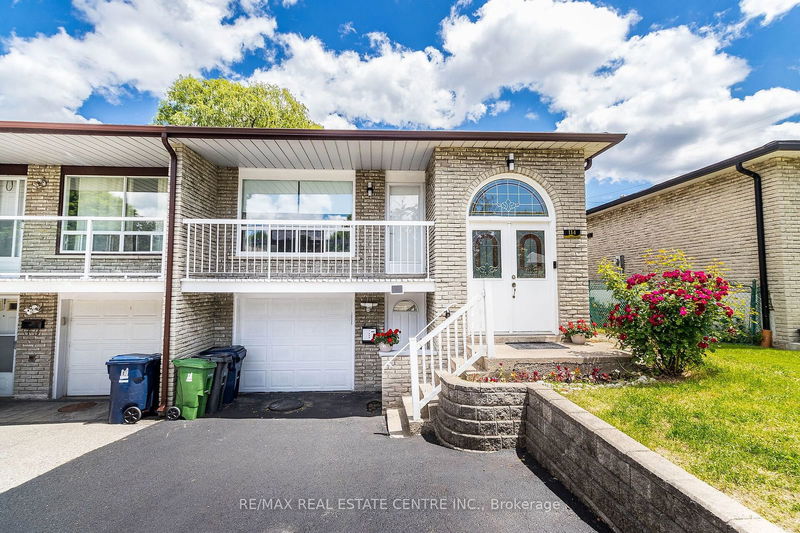 114 Sexton Cres  Toronto, M2H 2L6 | Image 3