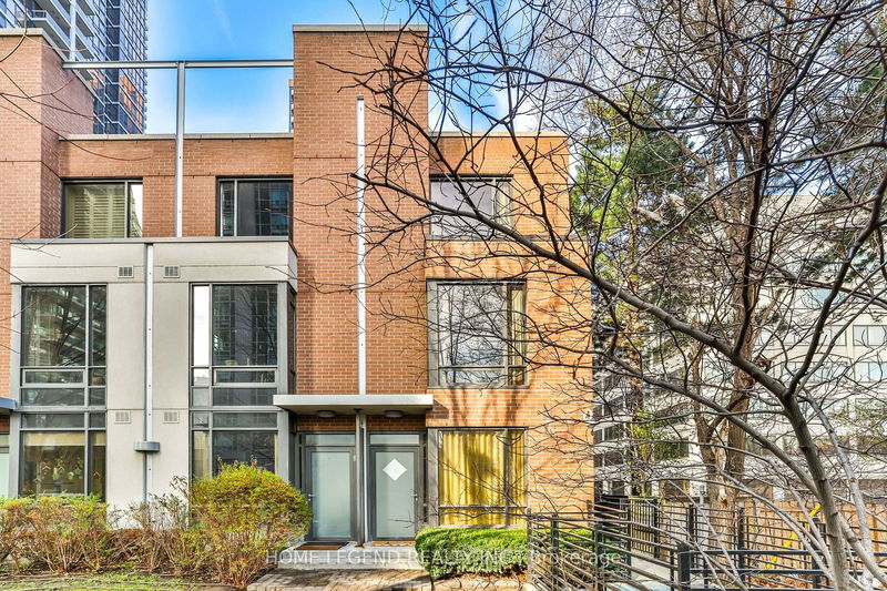 home for lease on Th17-23 Sheppard Avenue E