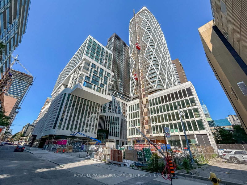 home for lease on 2001-238 Simcoe Street