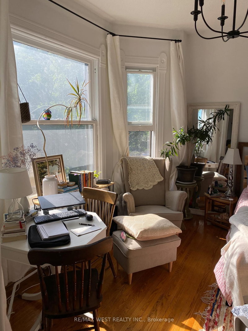 201 - 125 Madison Ave, Toronto, M5R 2S3 | Image 3
