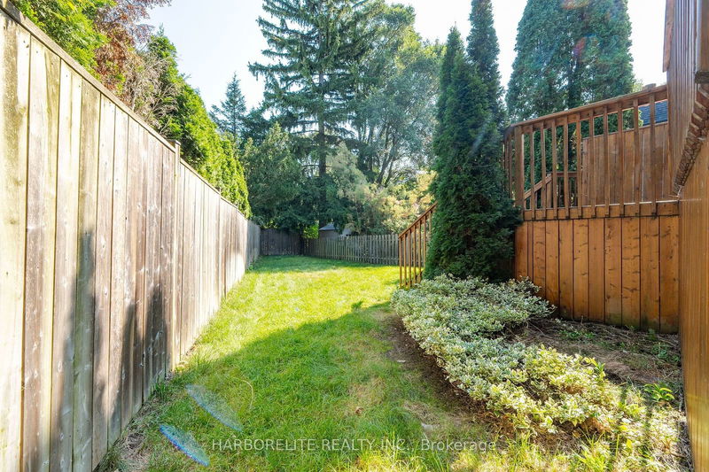 151 Brentcliffe Rd  Toronto, M4G 3Y7 | Image 33