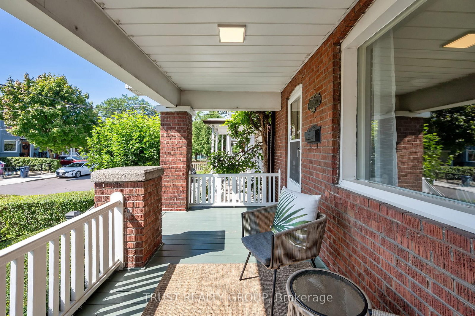 Listing Image 4