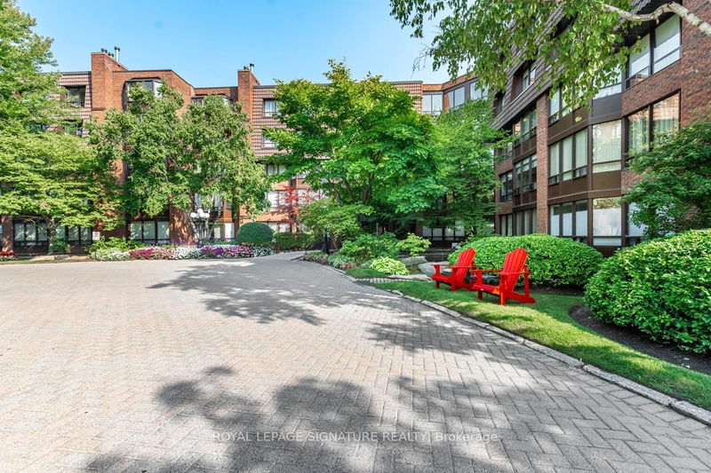 home for sale on 111-245 The Donway  W