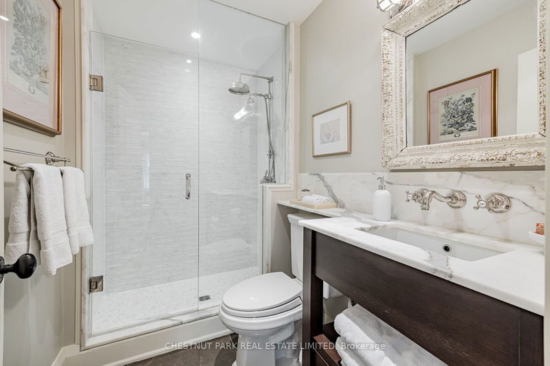 32 Roxborough St E Toronto, M4W 1V6 | Image 21