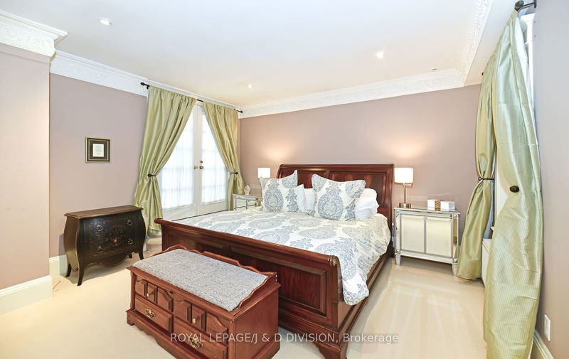 254 Russell Hill Rd  Toronto, M4V 2T2 | Image 16