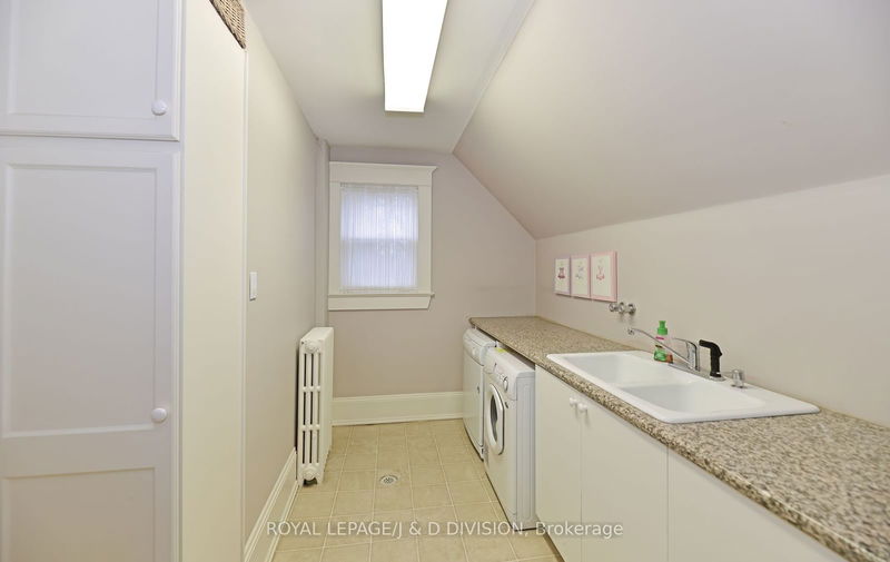 254 Russell Hill Rd  Toronto, M4V 2T2 | Image 27