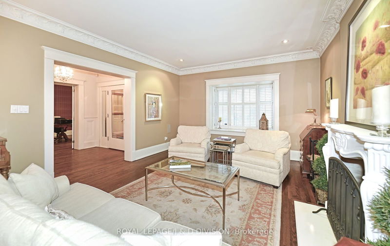 254 Russell Hill Rd  Toronto, M4V 2T2 | Image 4