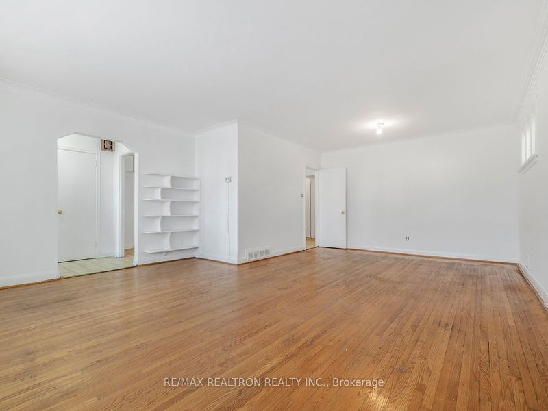 10 Laurelcrest Ave  Toronto, M3H 2A4 | Image 4