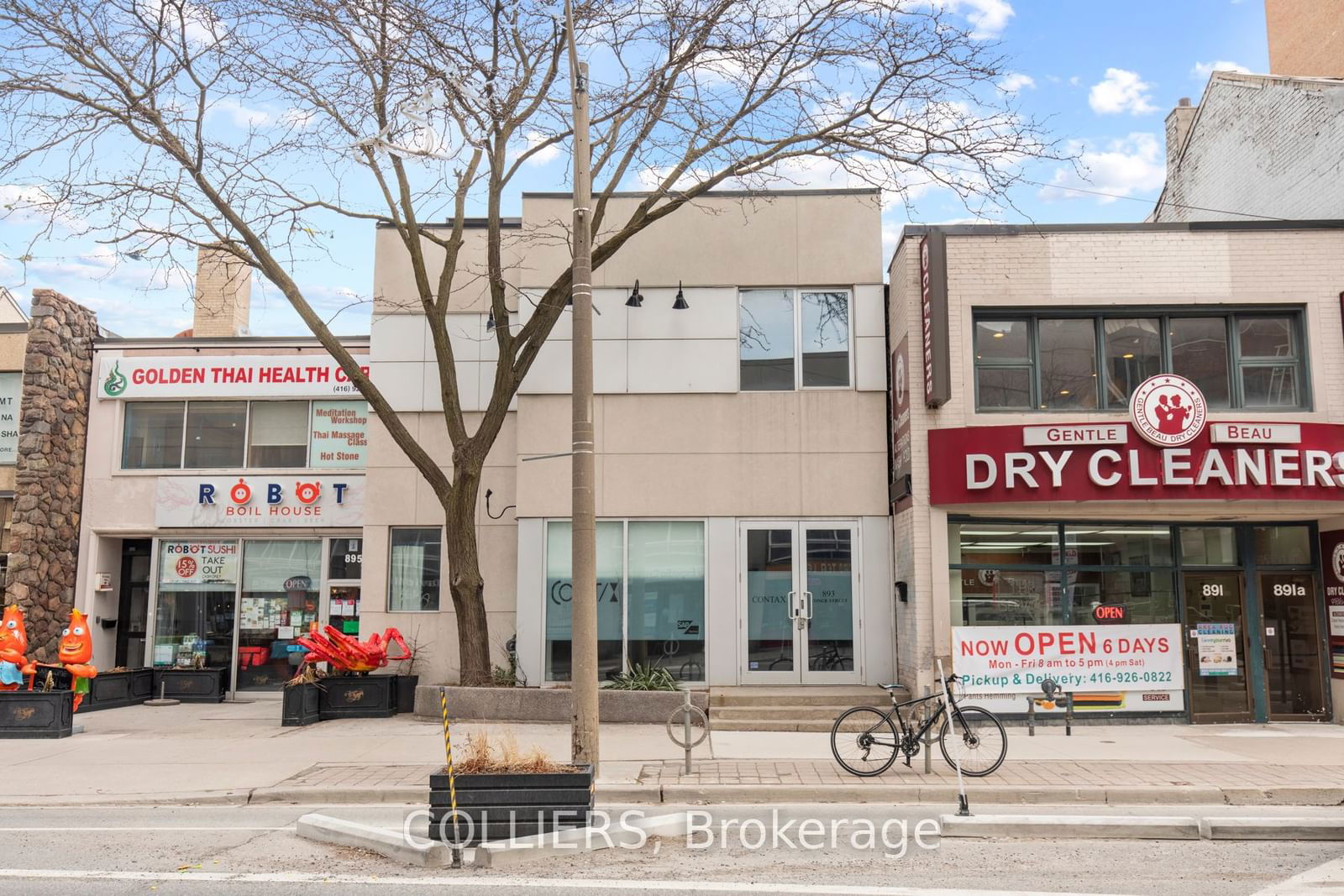 Building in 893 Yonge Street