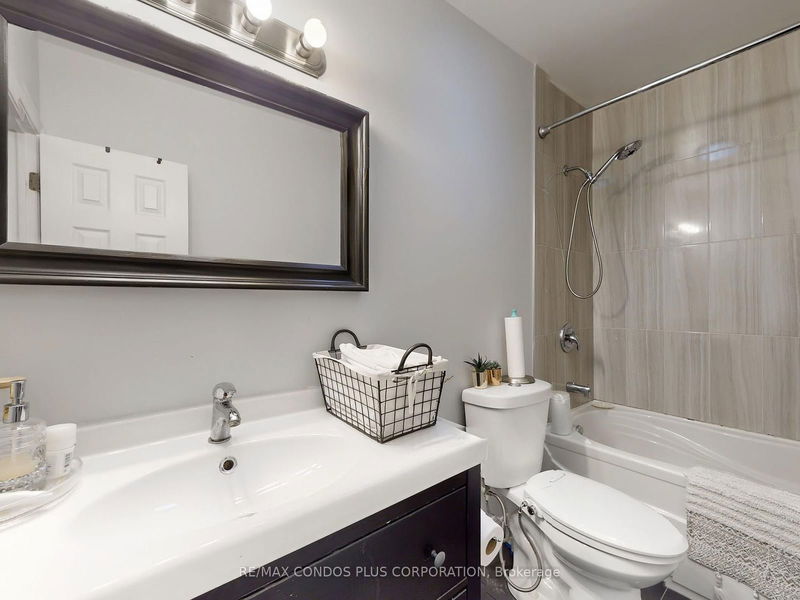 102 Tanjoe Cres  Toronto, M2M 1P7 | Image 26