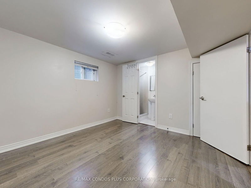 102 Tanjoe Cres  Toronto, M2M 1P7 | Image 32