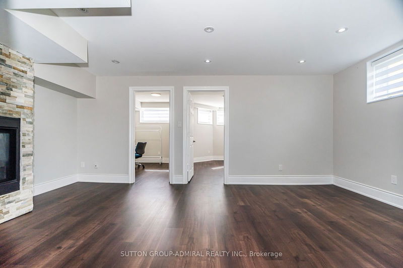 24 Ranee Ave  Toronto, M6A 1M6 | Image 33