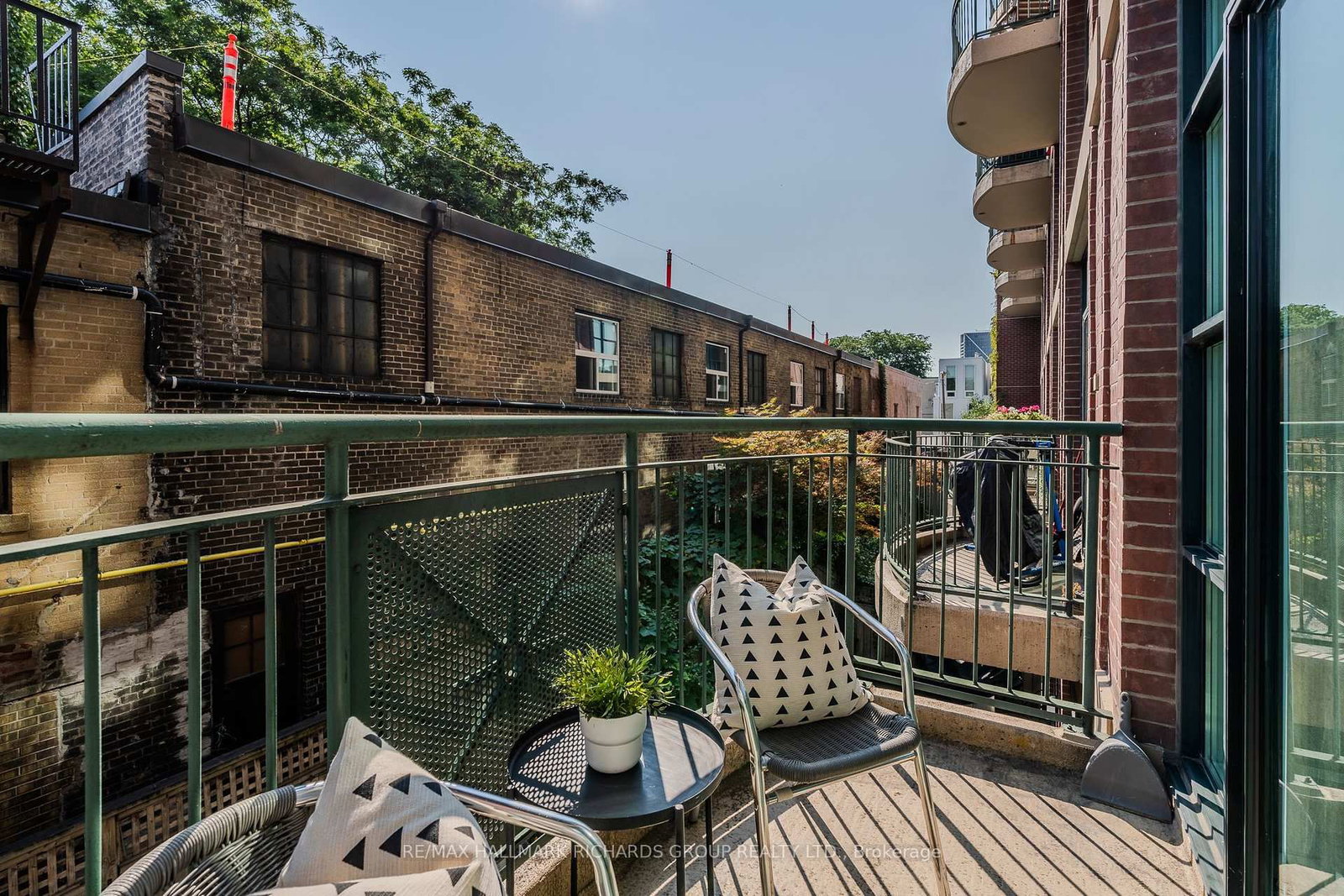 Listing Image 10