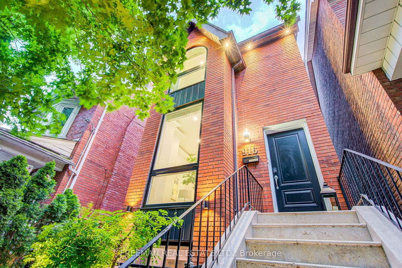 home for lease on Bsmt-R-916 Manning Avenue