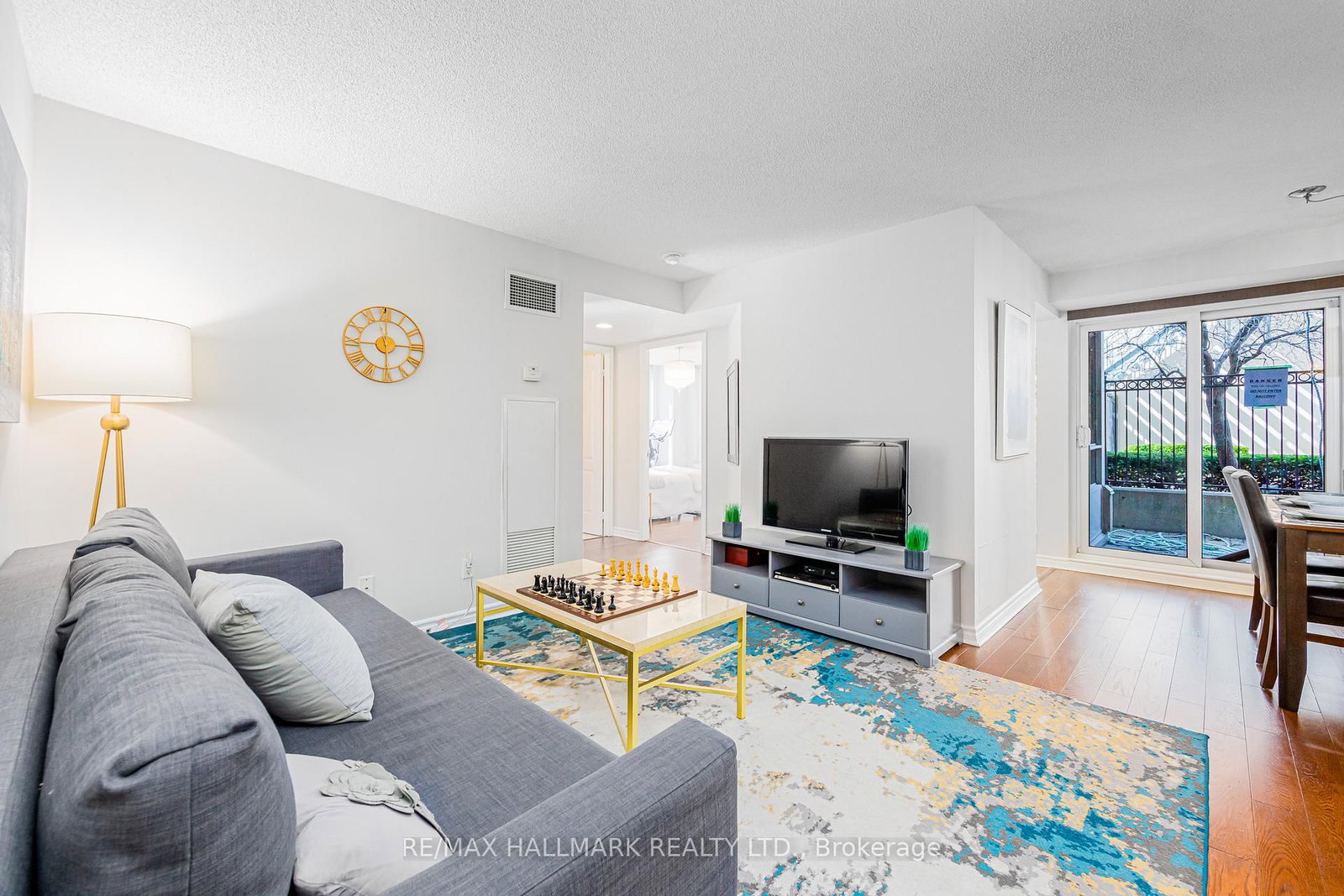 Listing Image 6