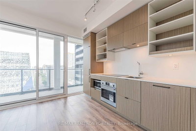 Unit 717 — 20 Edward Street — photo 3