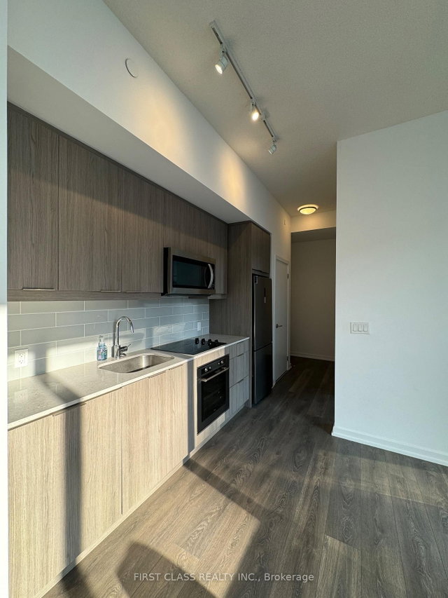 302 - 32 Forest Manor Road, North York | Leased, C9308144 | Condos.ca