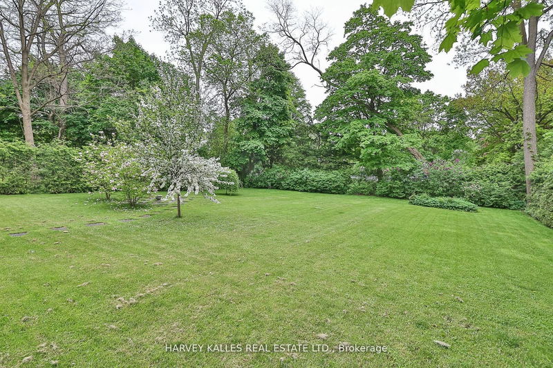 11 Don Ridge Dr  Toronto, M2P 1H3 | Image 13