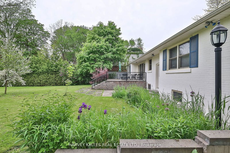 11 Don Ridge Dr  Toronto, M2P 1H3 | Image 6