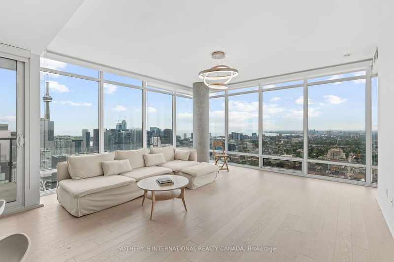 home for lease on 3910-488 University Avenue