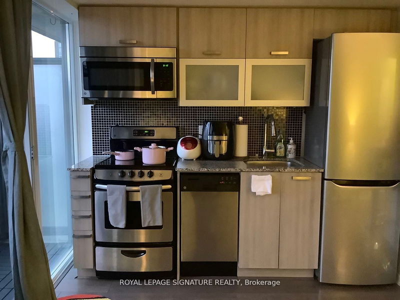 home for lease on 729E-36 Lisgar Street