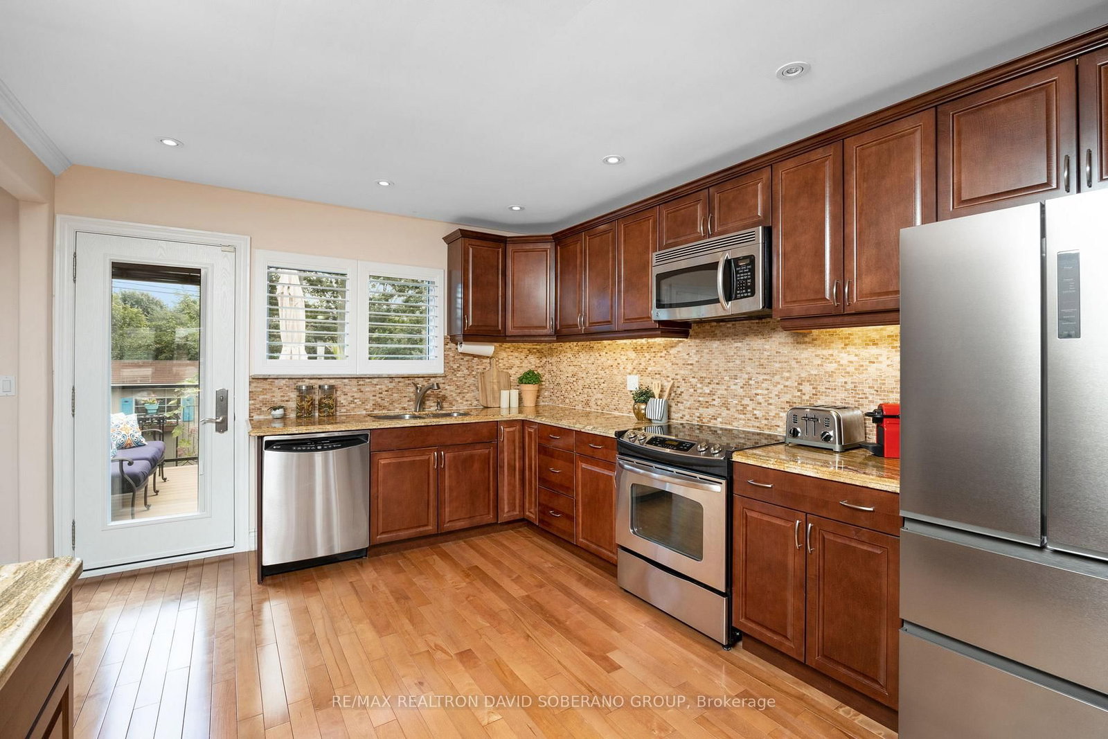 Listing Image 8
