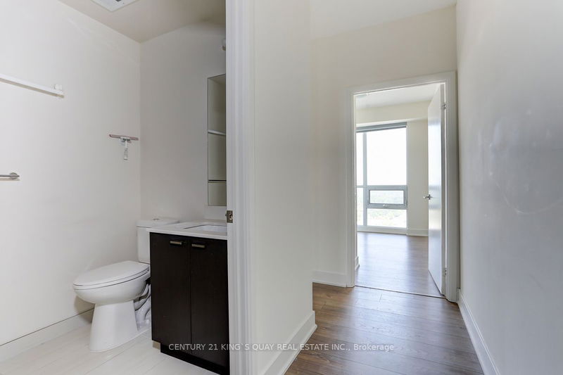  2805 - 30 Roehampton Ave  Toronto, M4P 0B9 | Image 5