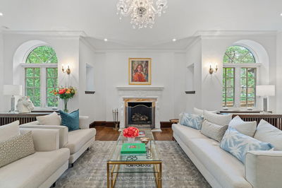 379 Walmer Rd, Toronto - Casa Loma image-0-3